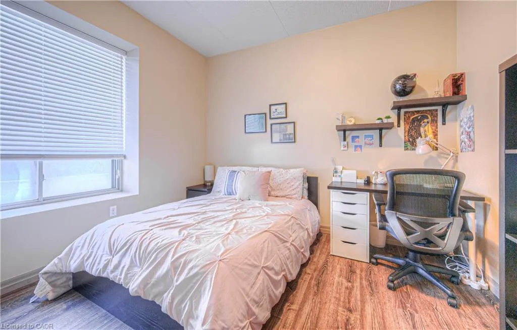 8 Hickory Street W, #302