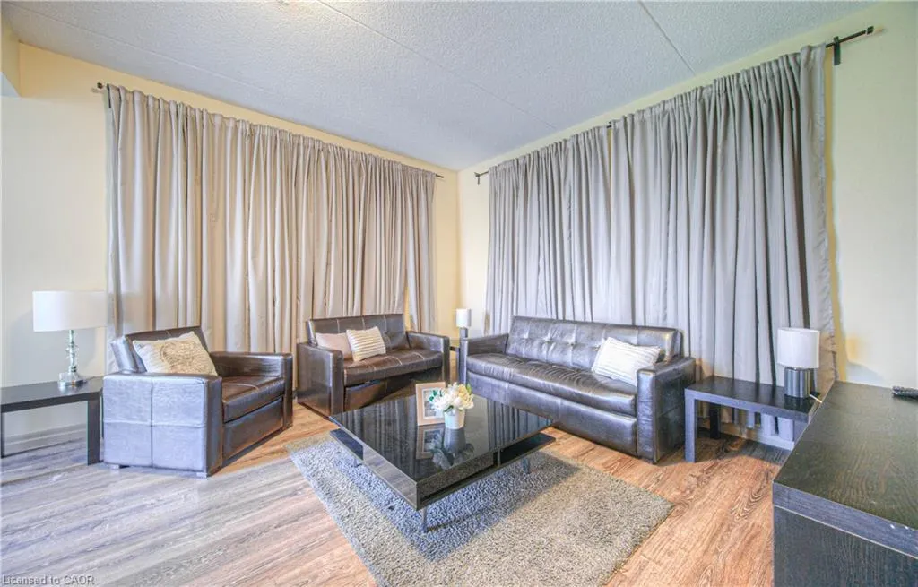 8 Hickory Street W, #302