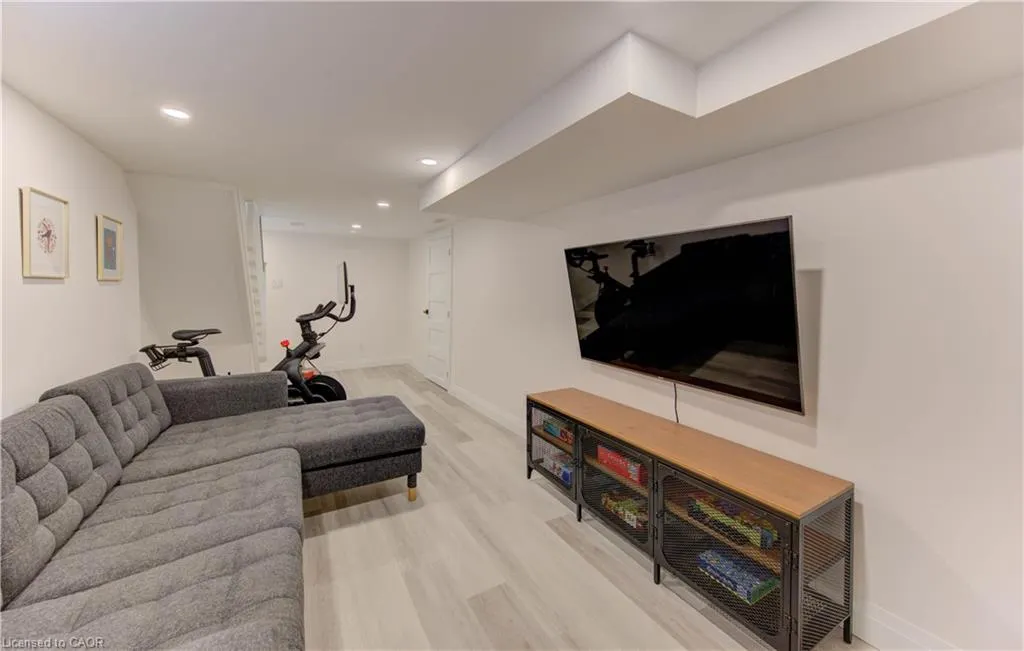 88 Dekay Street