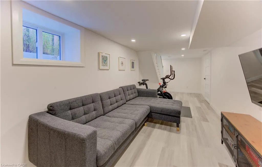 88 Dekay Street