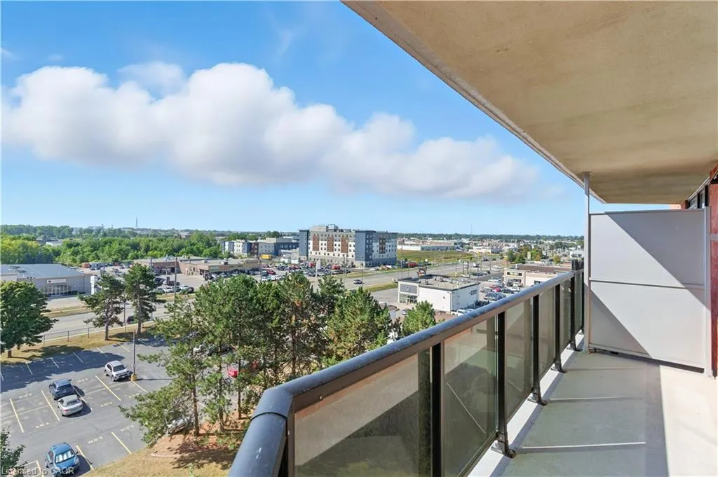 9 Bonheur Court, #807