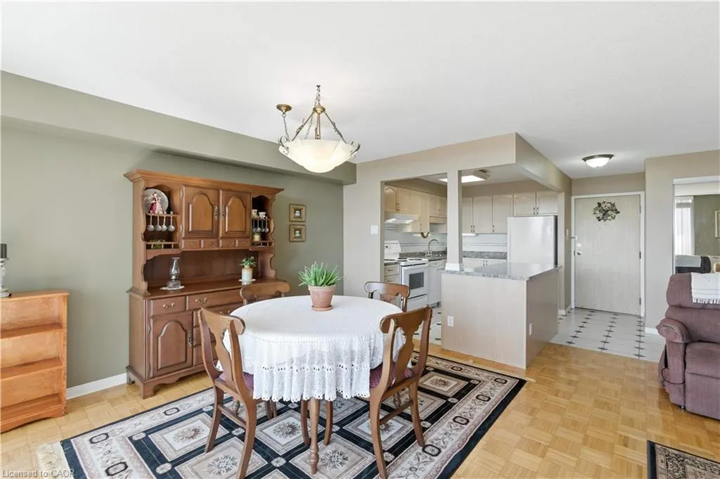 9 Bonheur Court, #807