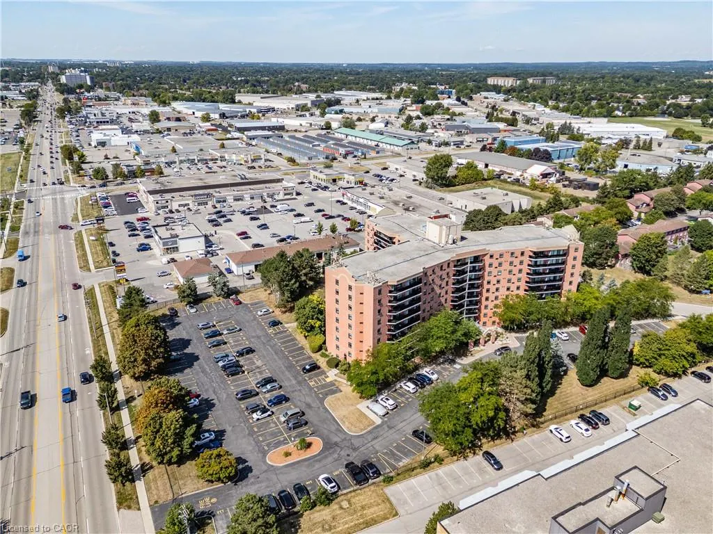 9 Bonheur Court, #807