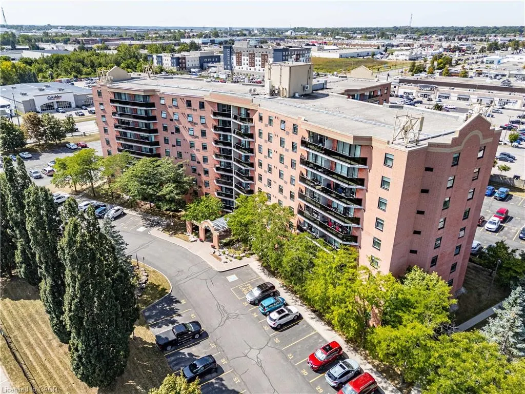9 Bonheur Court, #807