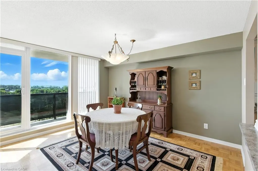 9 Bonheur Court, #807