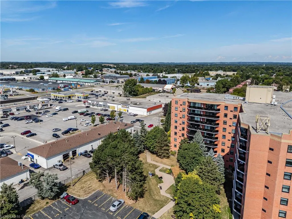 9 Bonheur Court, #807