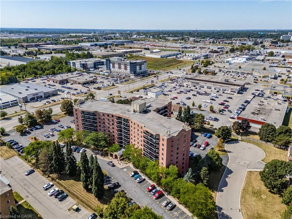 9 Bonheur Court, #807