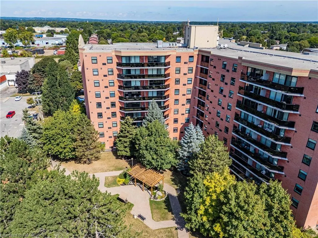 9 Bonheur Court, #807