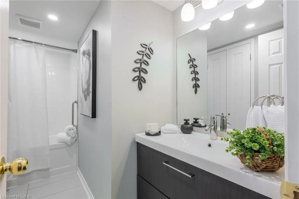 2110 Cleaver Avenue, #102