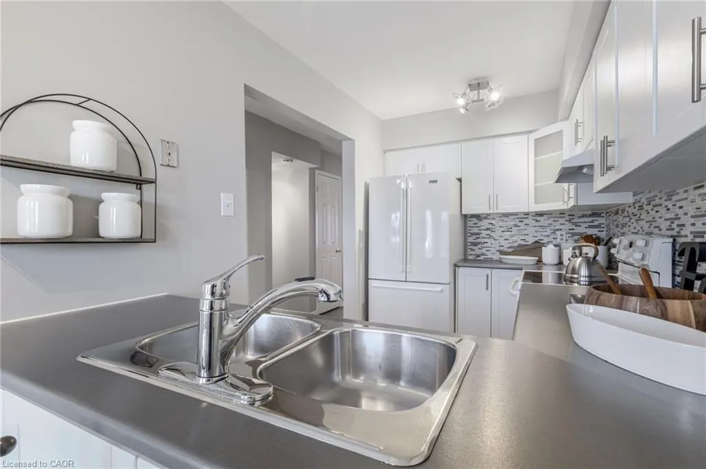 2110 Cleaver Avenue, #102