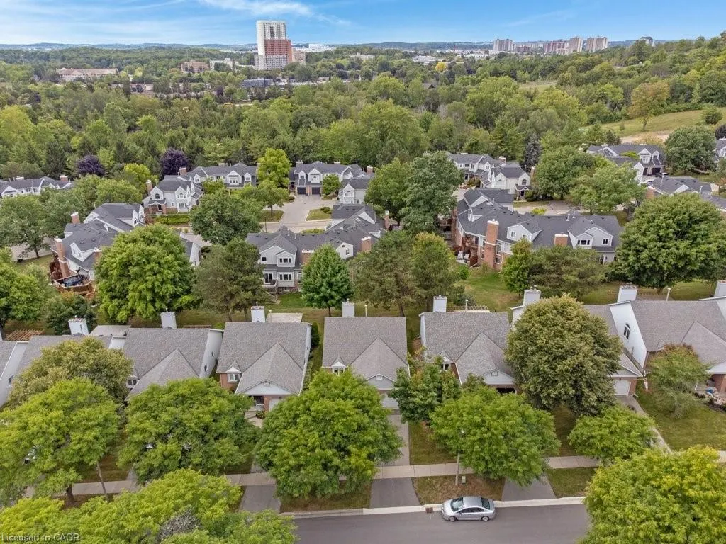 15 Quinte Crescent, #15