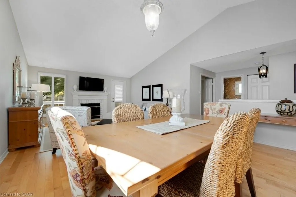 15 Quinte Crescent, #15