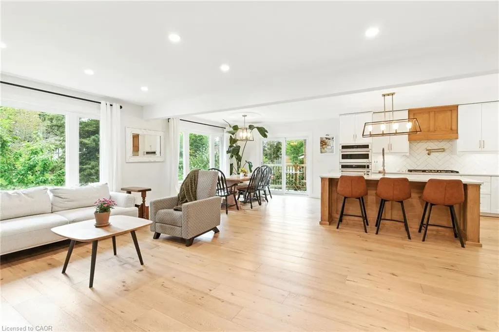 210 Northlake Drive