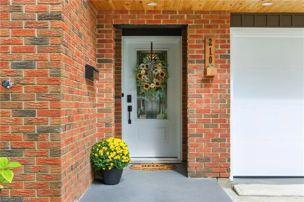 210 Northlake Drive