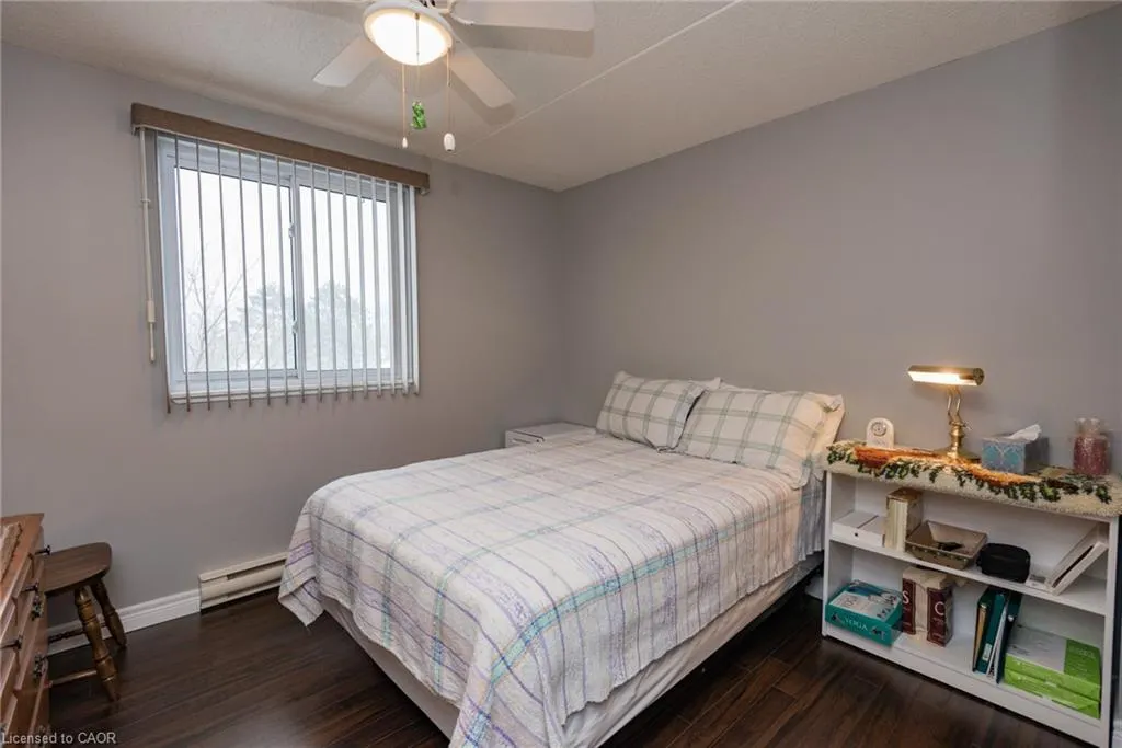 935 Stockdale Road, #305