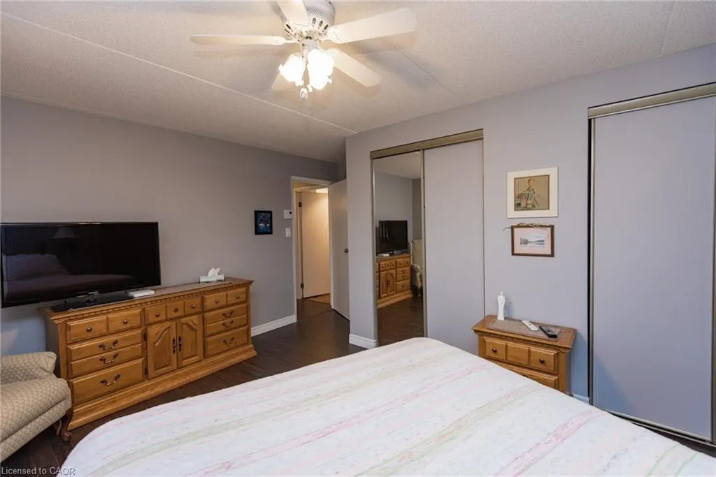935 Stockdale Road, #305