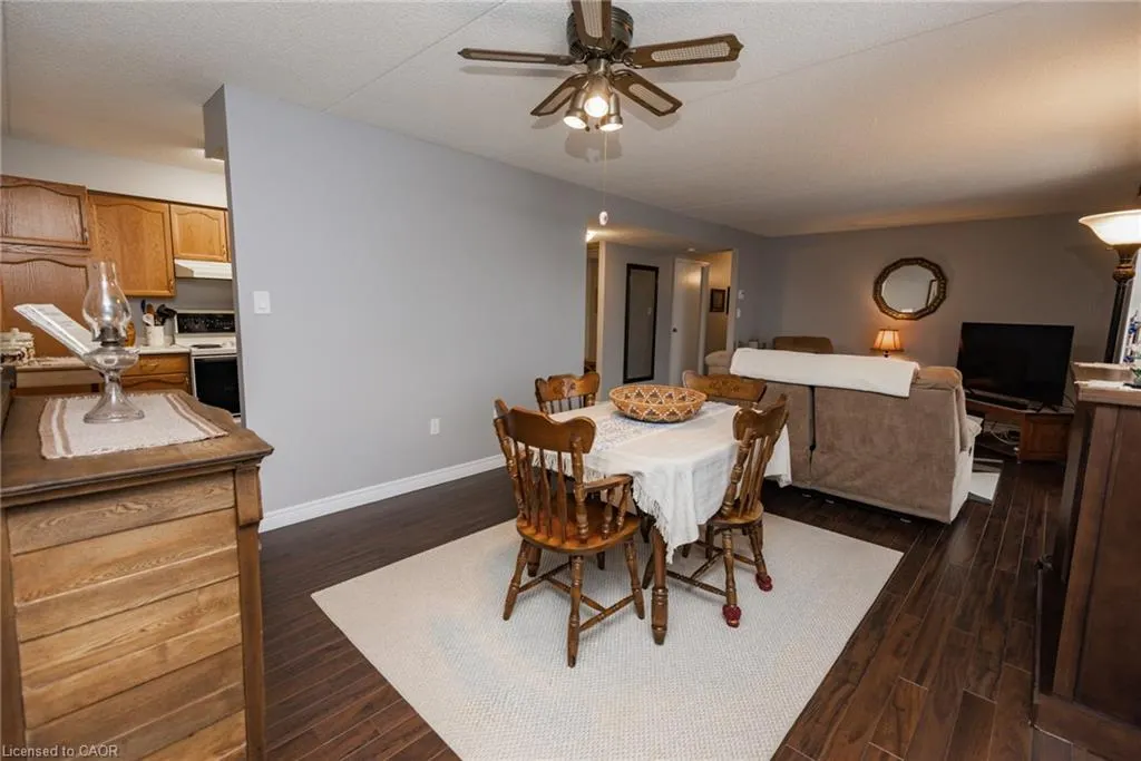 935 Stockdale Road, #305