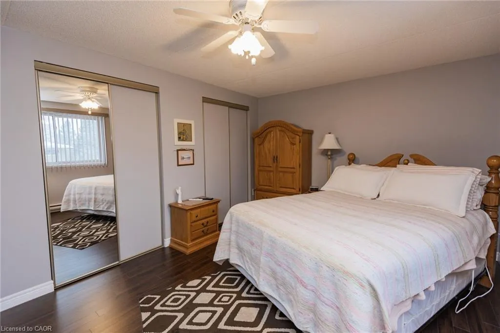 935 Stockdale Road, #305