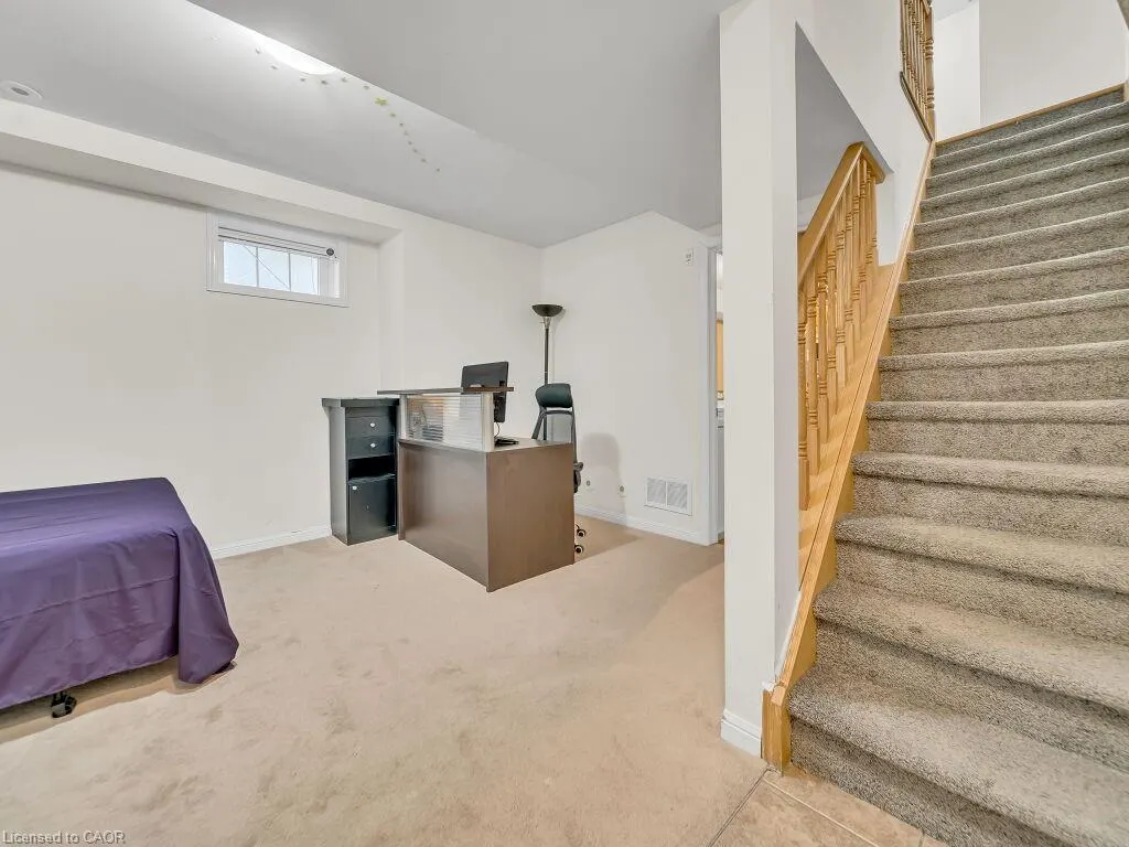 700 Neighbourhood Circle, #1