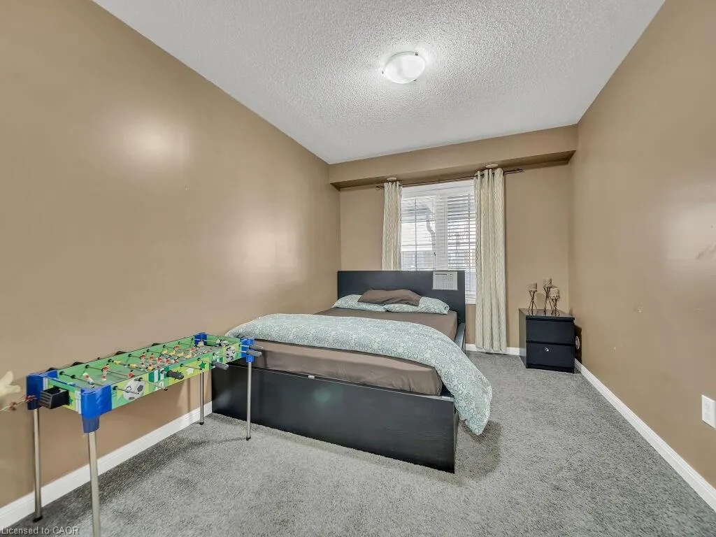 700 Neighbourhood Circle, #1