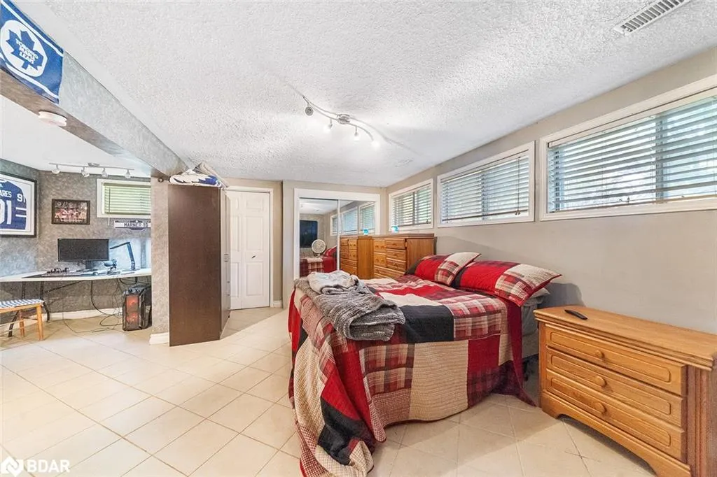 30 Cedar Creek Rd