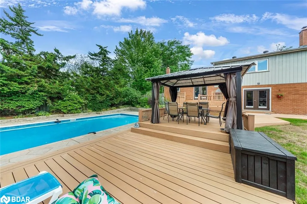 30 Cedar Creek Rd