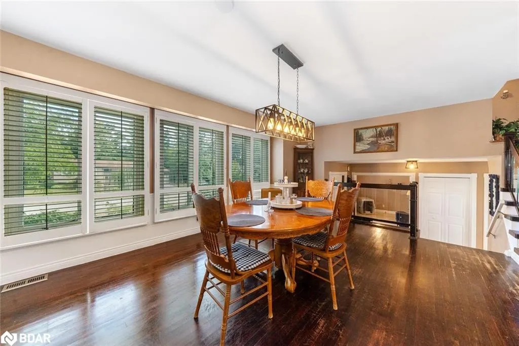 30 Cedar Creek Rd