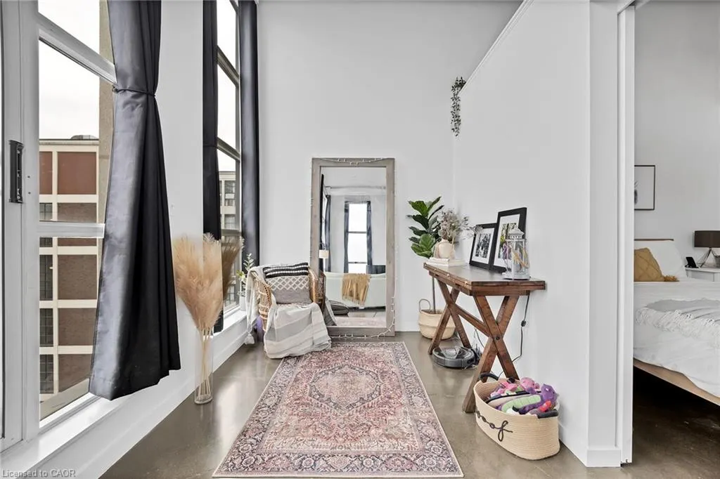 404 King Street W, #519