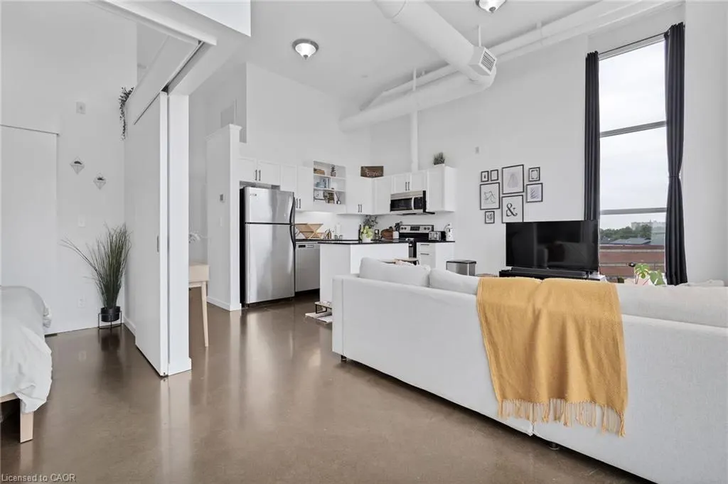404 King Street W, #519
