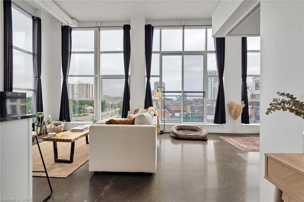 404 King Street W, #519