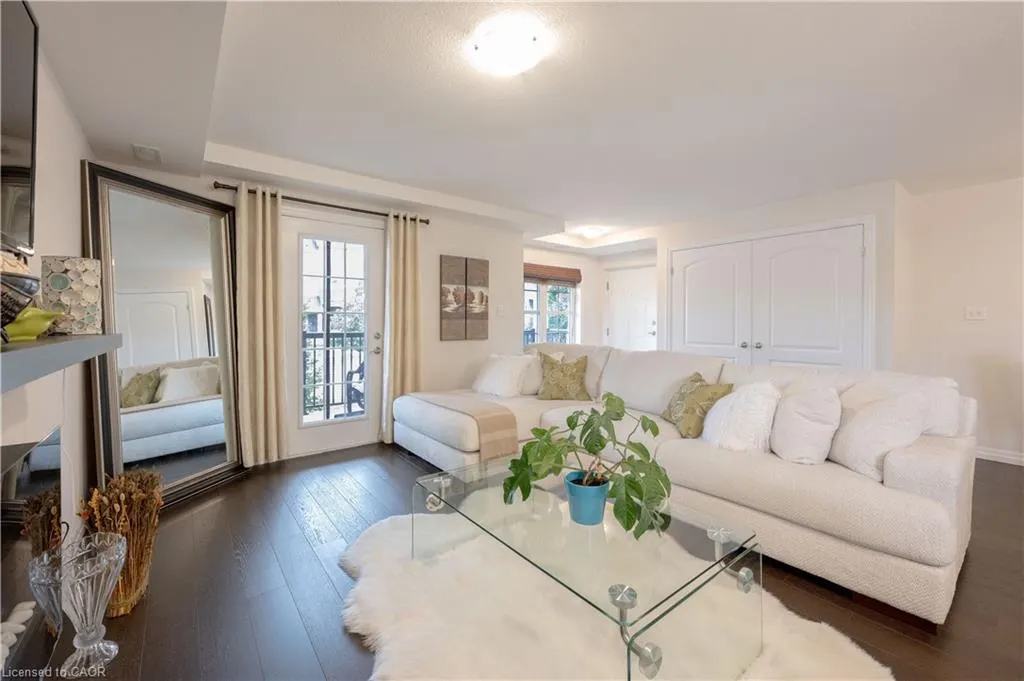 255 Maitland Street, #2C