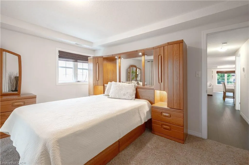 255 Maitland Street, #2C
