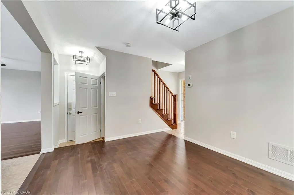 54 Horton Walk