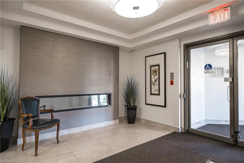 3497 Upper Middle Road, #305