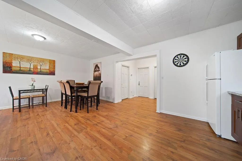82 Whitney Avenue