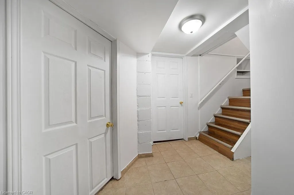 82 Whitney Avenue