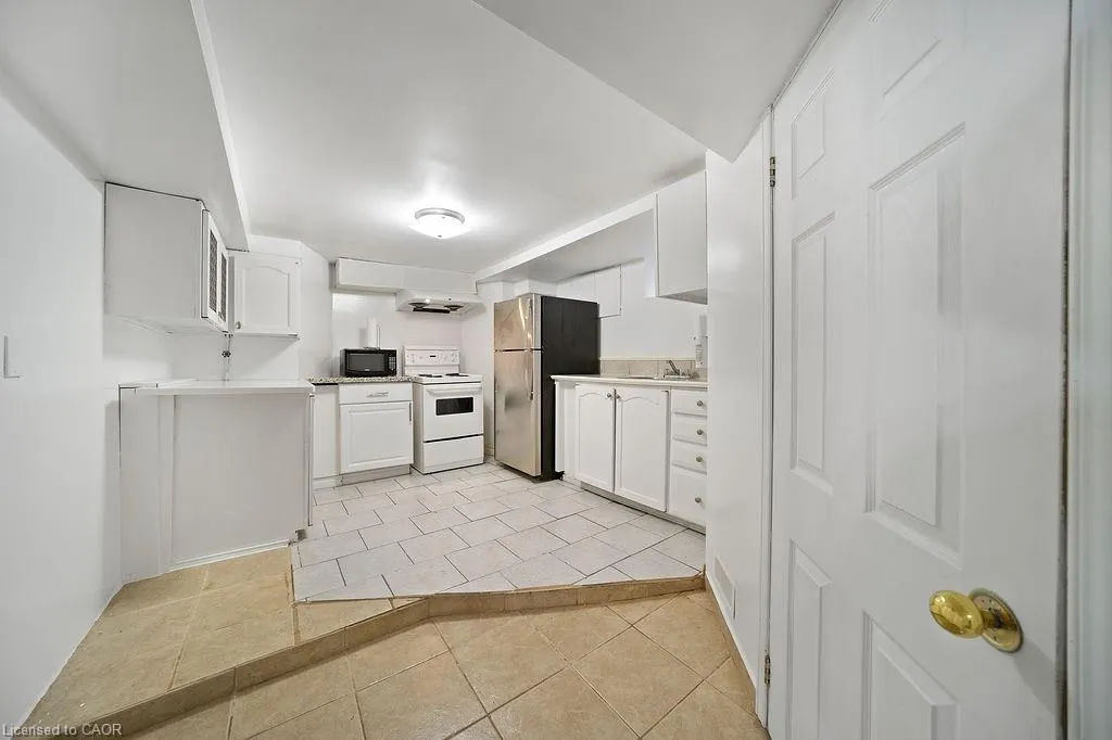82 Whitney Avenue