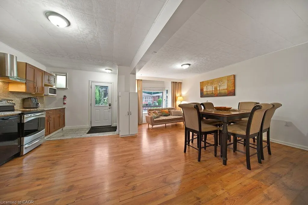 82 Whitney Avenue