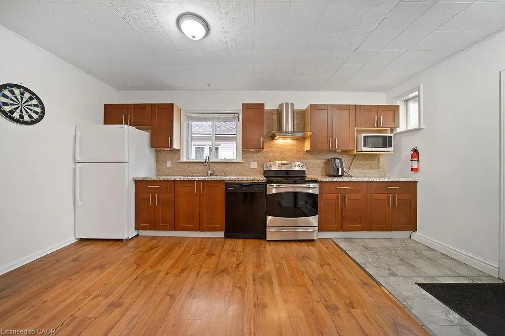 82 Whitney Avenue