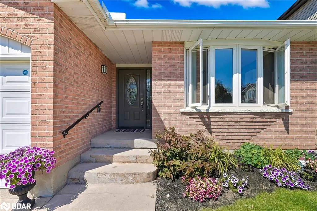 286 Tagge Crescent