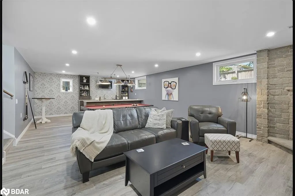 286 Tagge Crescent