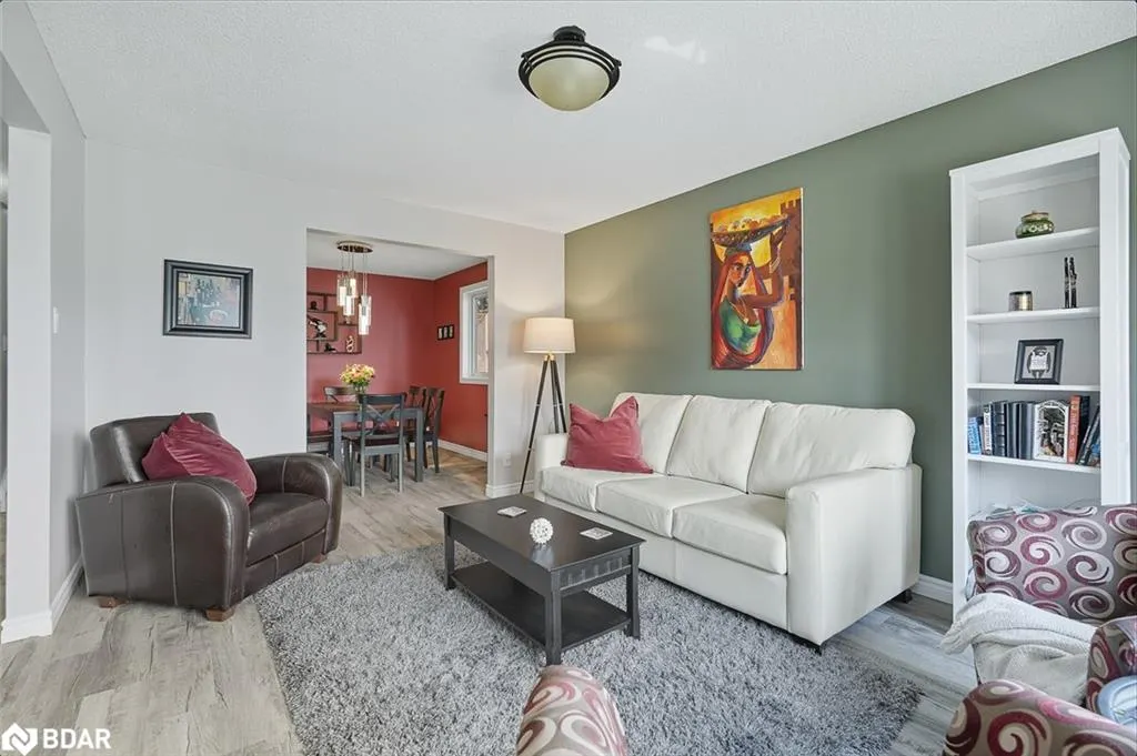 286 Tagge Crescent