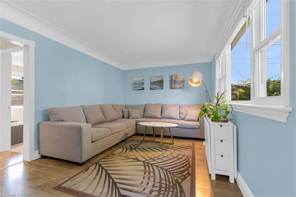 287 East 33rd Street