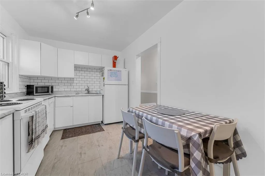 287 East 33rd Street