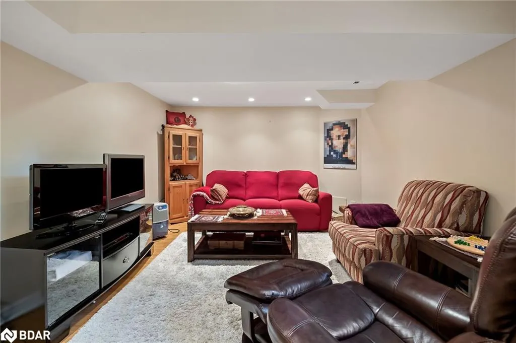 130 Robert Street, #22