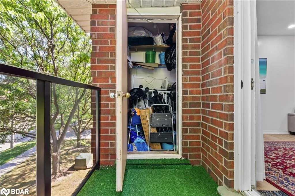 565 Greenfield Avenue, #610