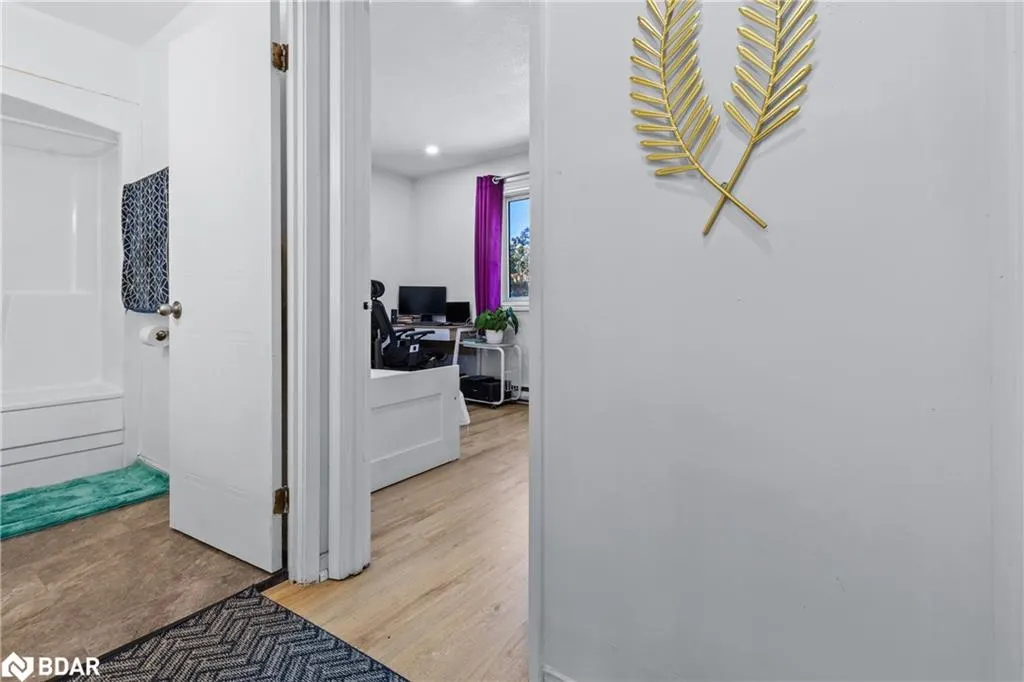 565 Greenfield Avenue, #610