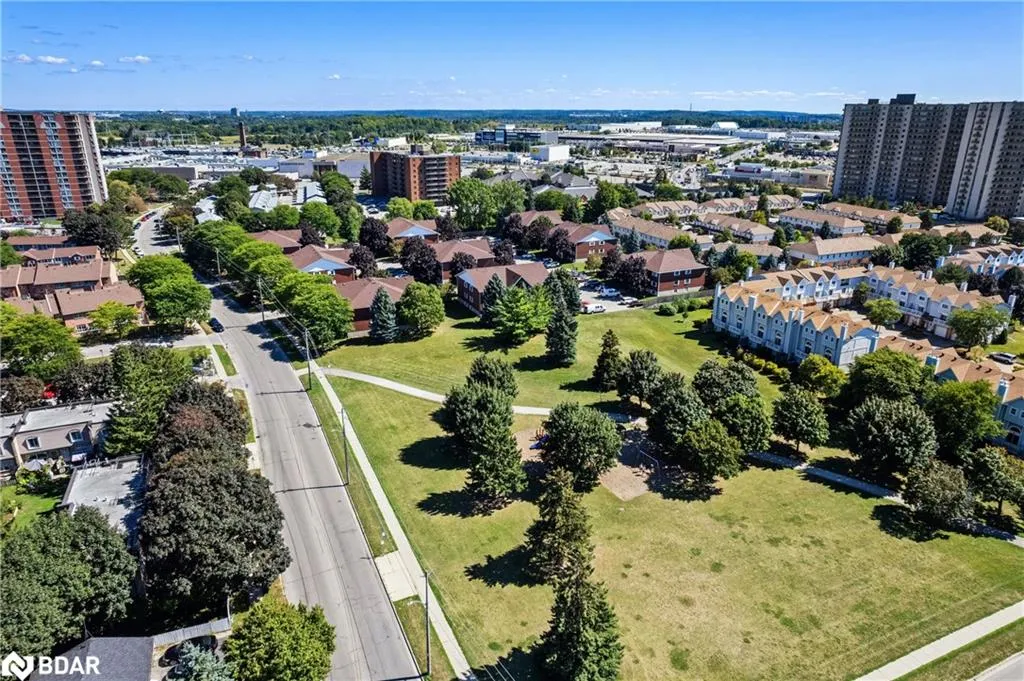 565 Greenfield Avenue, #610