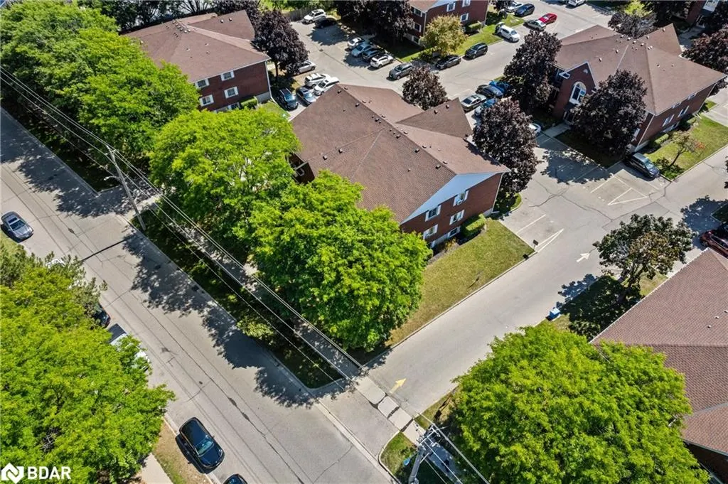 565 Greenfield Avenue, #610