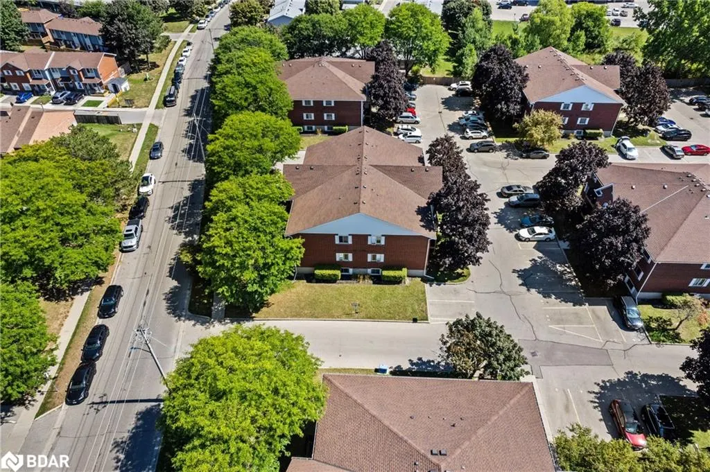 565 Greenfield Avenue, #610